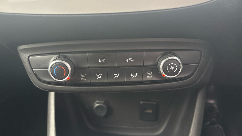 Vauxhall Crossland X 1.2T [110] Griffin 5dr [6 Spd] [Start Stop] Petrol Hatchback